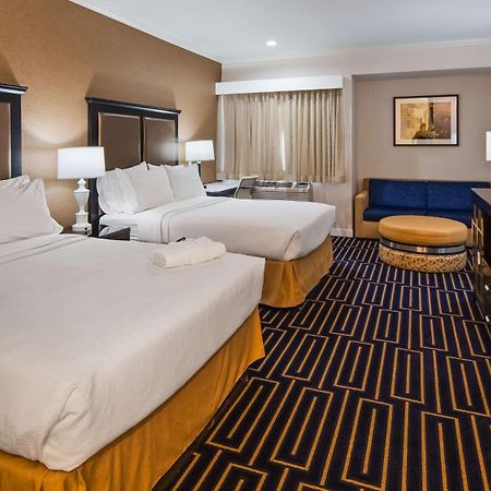 Best Western Plus Palm Court Hotel Davis Bagian luar foto