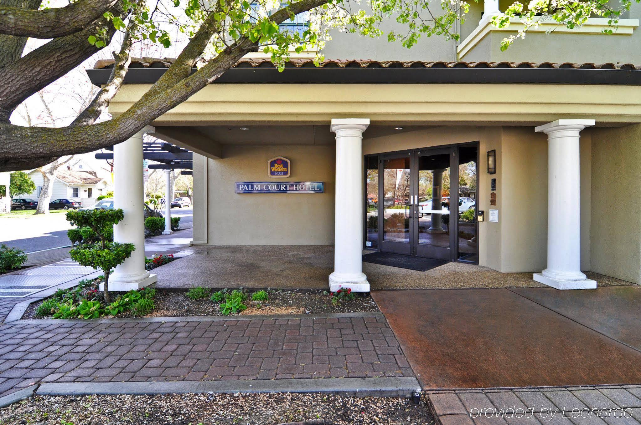 Best Western Plus Palm Court Hotel Davis Bagian luar foto