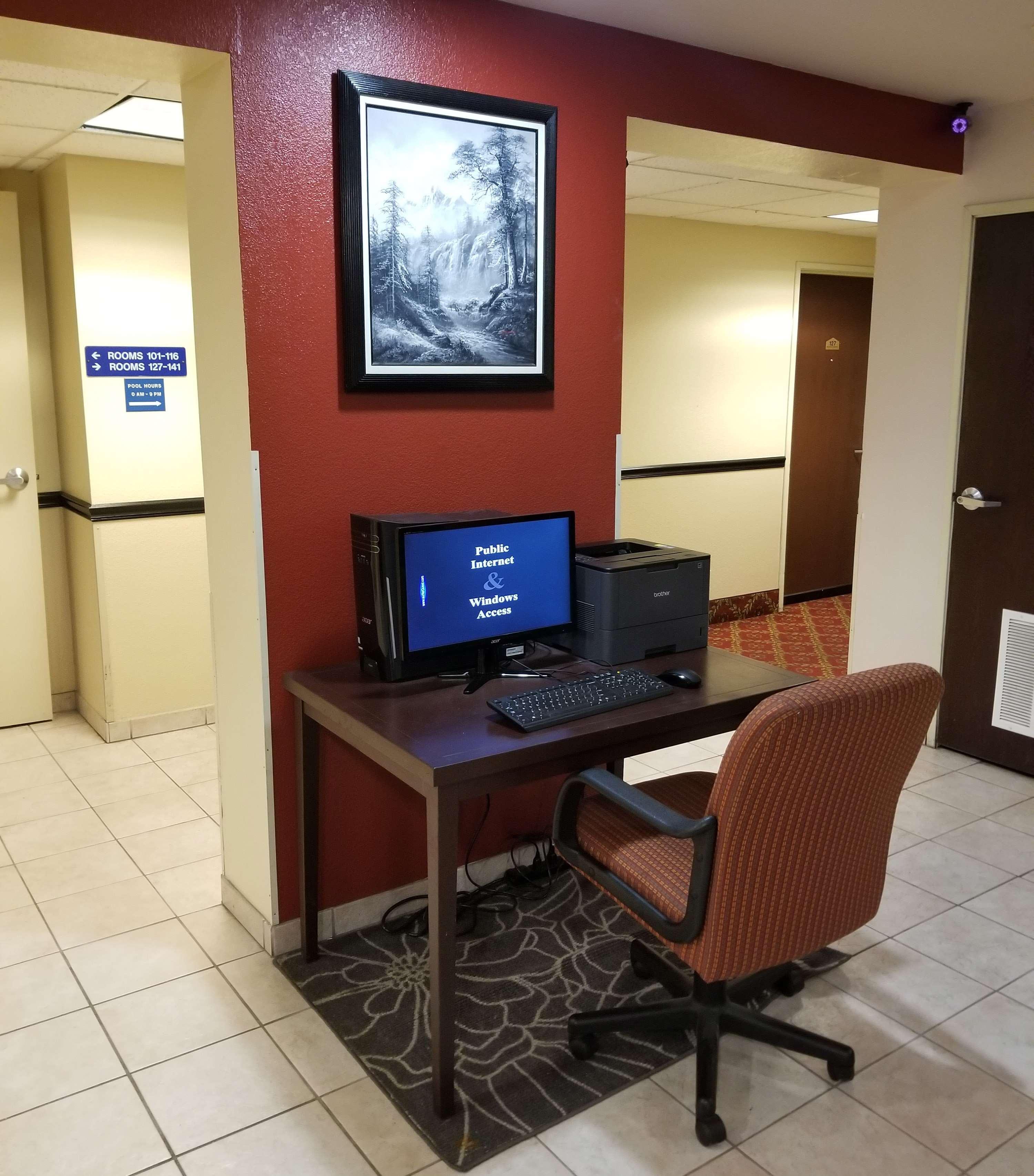 Best Western Plus Palm Court Hotel Davis Bagian luar foto