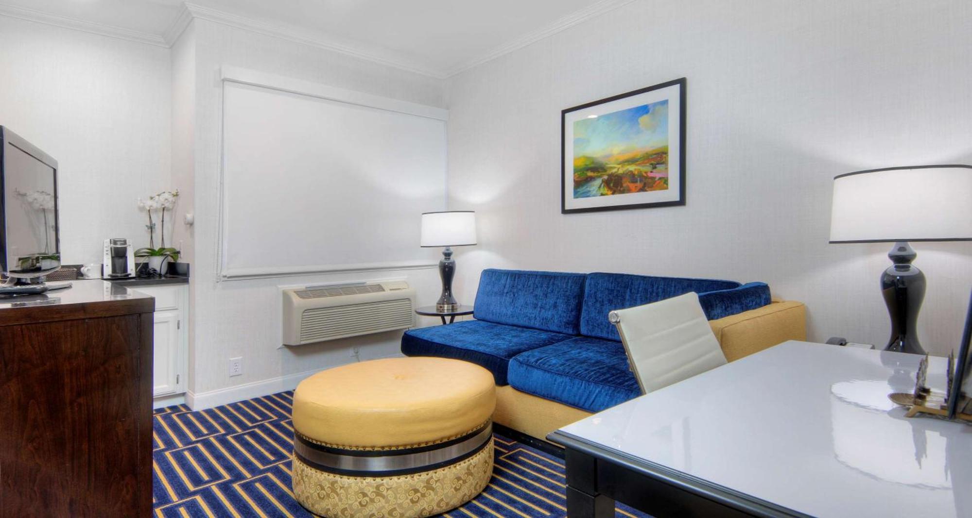 Best Western Plus Palm Court Hotel Davis Bagian luar foto
